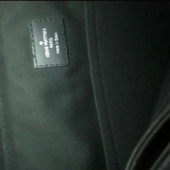 LOUIS VUITTON Monogram Eclipse Canvas District MM Messenger Bag - Picture 4 of 7